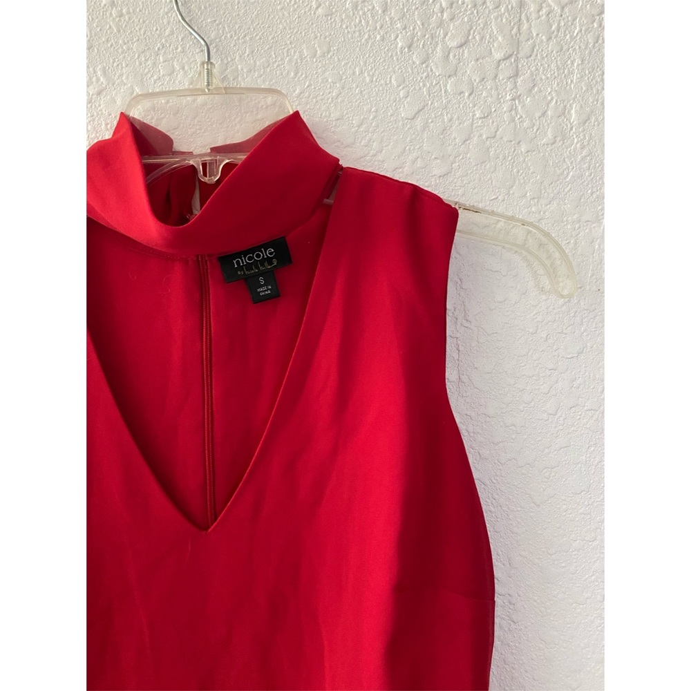 Amazing pure red V-neck top🥀
